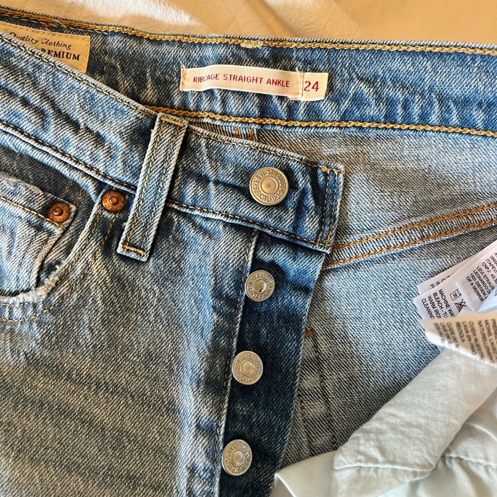 Levi jeans